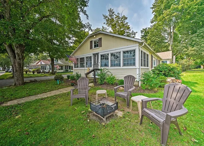 Dreamy Waterfront Home With Grill Boat And Ski!